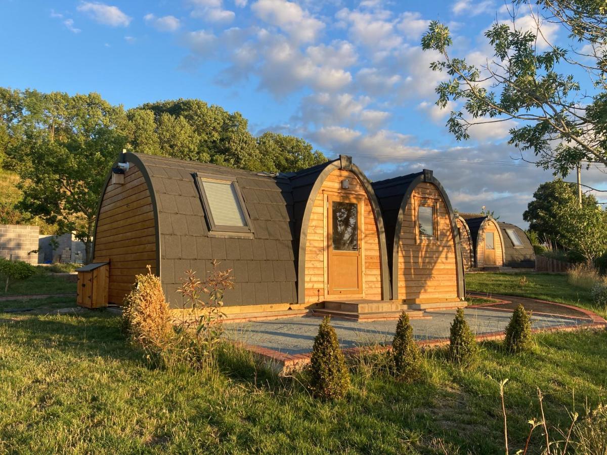 Rabbit Glamping Pod School House Farm Hotel Leighton  Luaran gambar